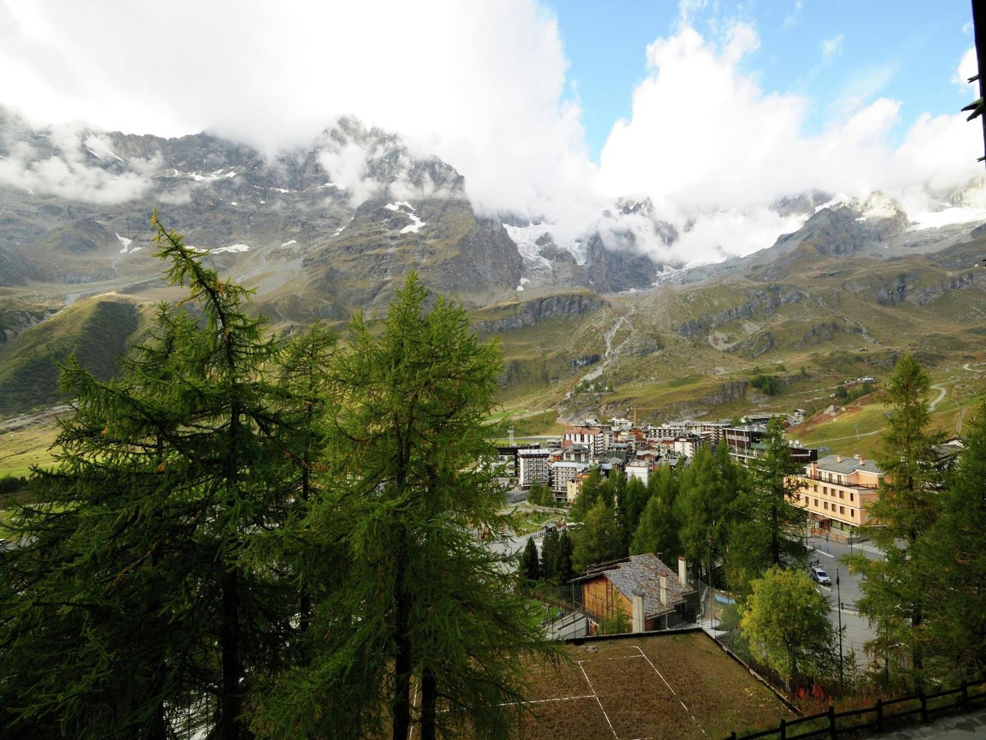 Contemporary Apartment In Breuil Cervinia Near Ski Area ภายนอก รูปภาพ